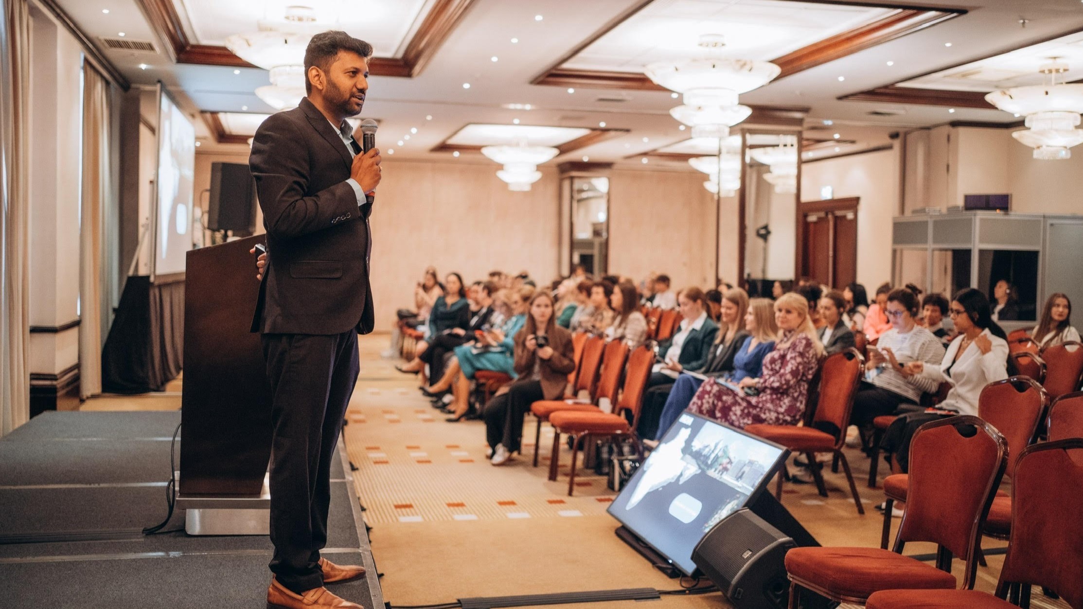 Dr-Abhinav-Talekar-at-International-Congress-2023-Moscow-Russia